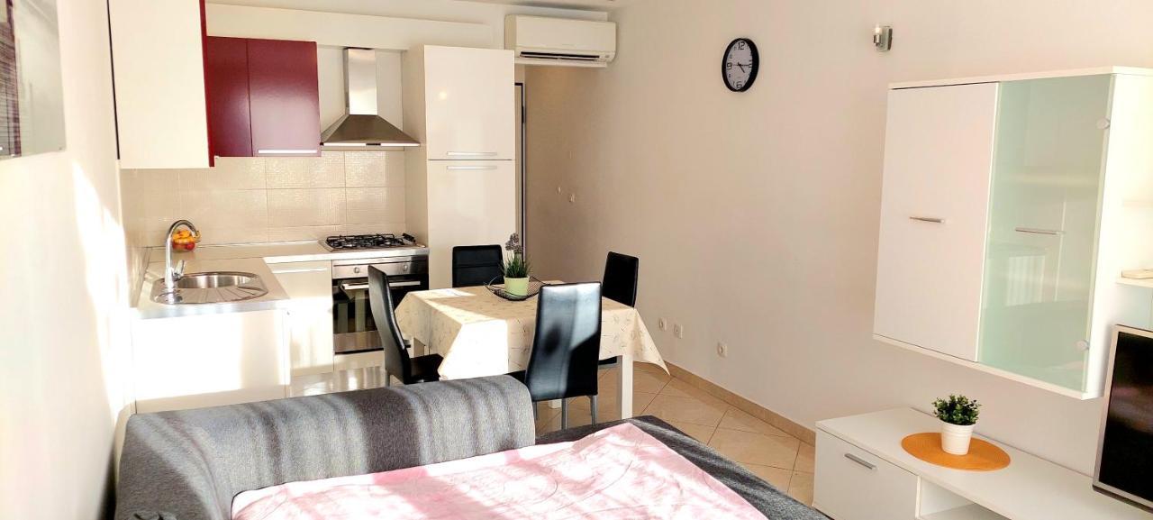 Cozy Apartment With Free Private Parking سبليت المظهر الخارجي الصورة